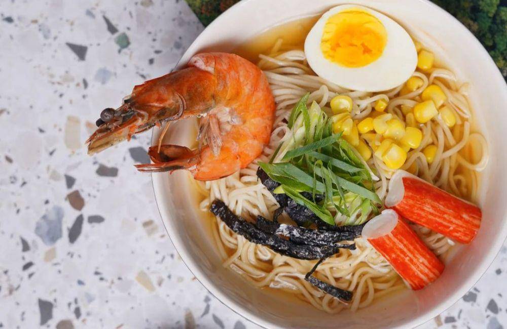 ilustrasi membuat ramen udang (instagram.com/saikiwaeramen)