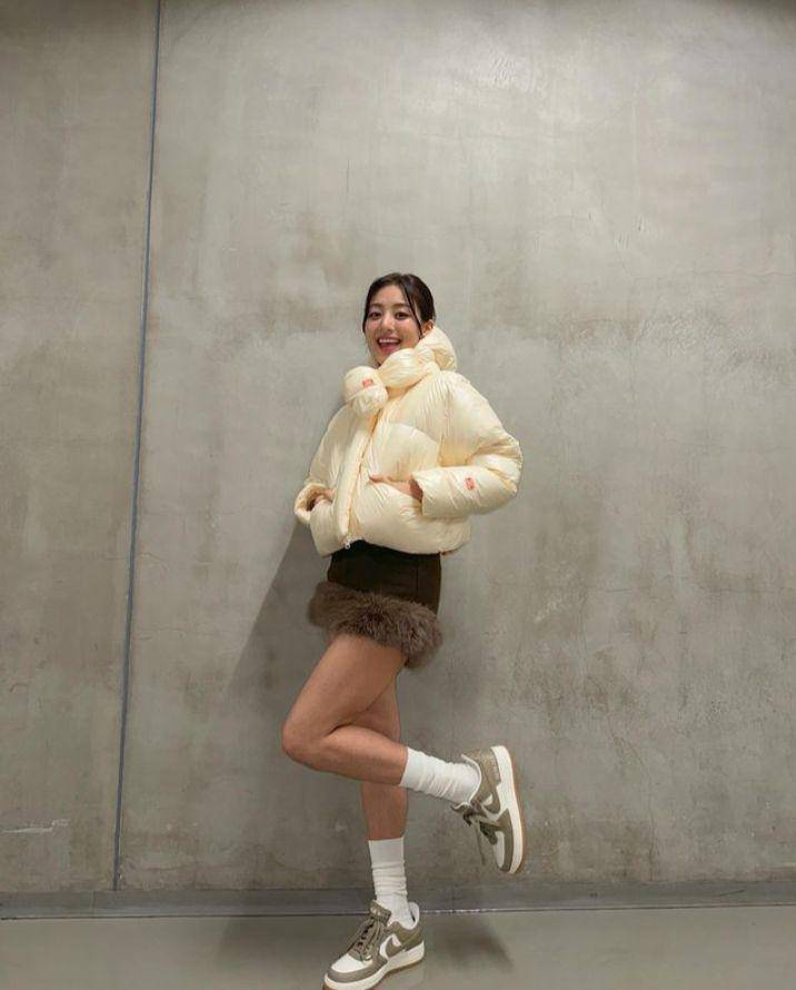 Jihyo TWICE (instagram.com/_zyozyo)