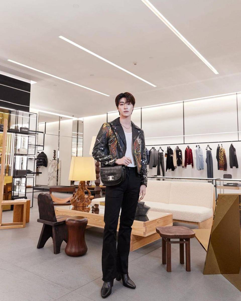 Blue Pongtiwat (instagram.com/blue_pongtiwat)