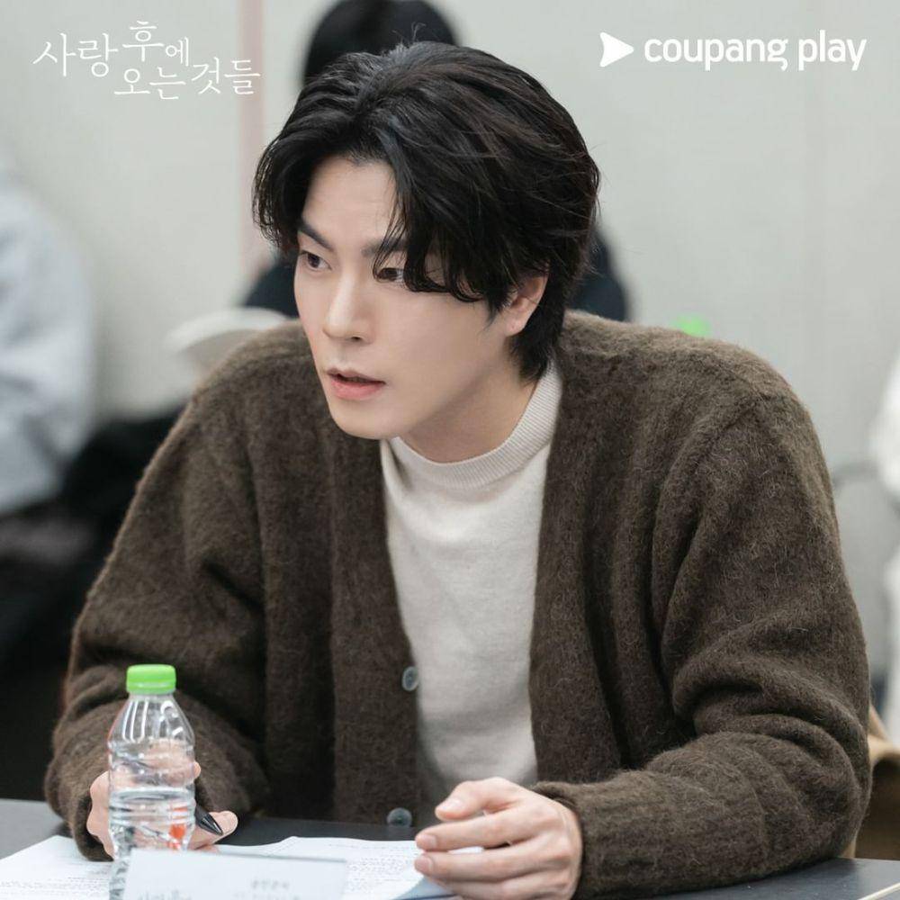 Hong Jong Hyun saat pembacaan naskah drakor What Comes After Love (instagram.com/coupangplay)