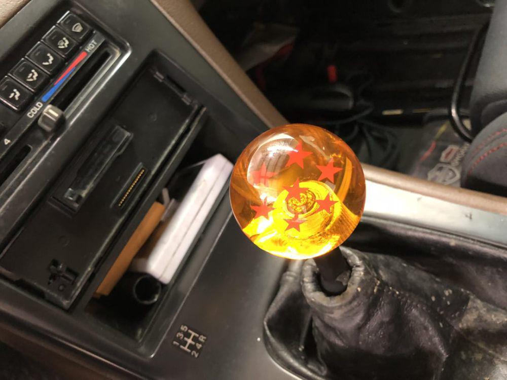 9 Hal Unik Bertema Dragon Ball, Ada Persneling Mobil Bentuk Bola Naga!