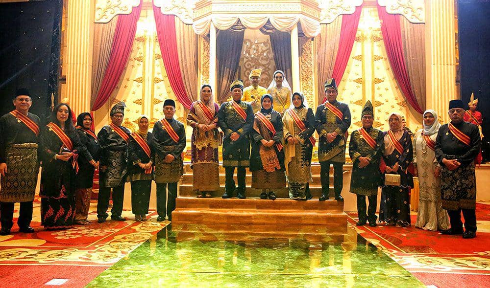 Tengku Irvan Bahran Bin Tengku Muhammad Anwar Bin Tengku Long Mustafa Ibni Sultan Ma’moer Perkasa Alamsyah resmi diangkat menjadi Yang Dipertuan Besar Sultan Kotapinang. (Dok. IDN Times)