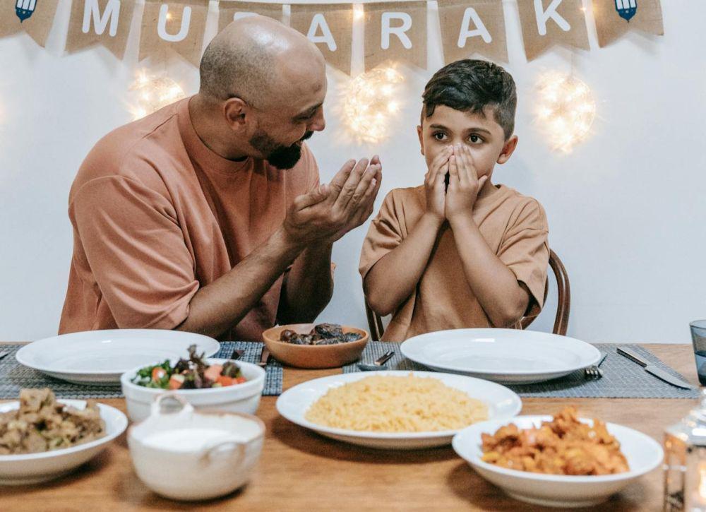5 Kebiasaan Baik Orangtua di Rumah untuk Dicontoh Anak