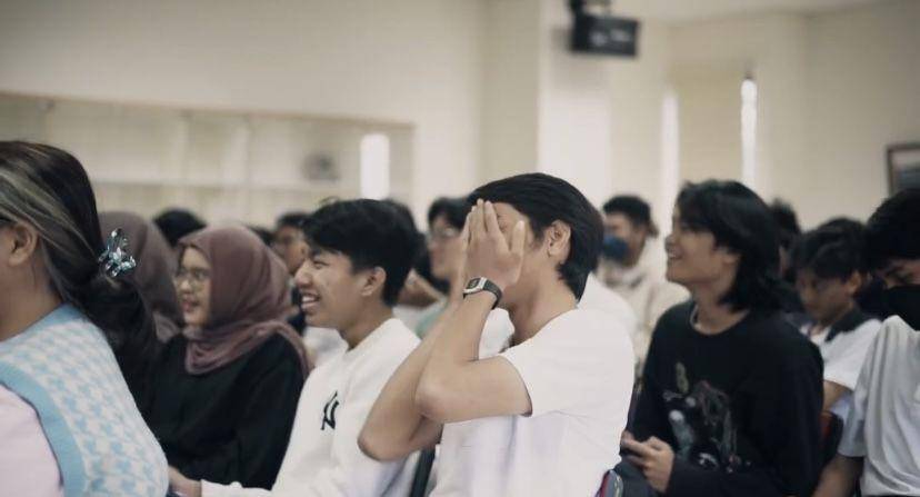 potret Umay Shahab jadi dosen tamu di Vokasi Universitas Indonesia (Instagram.com/umayshahab)