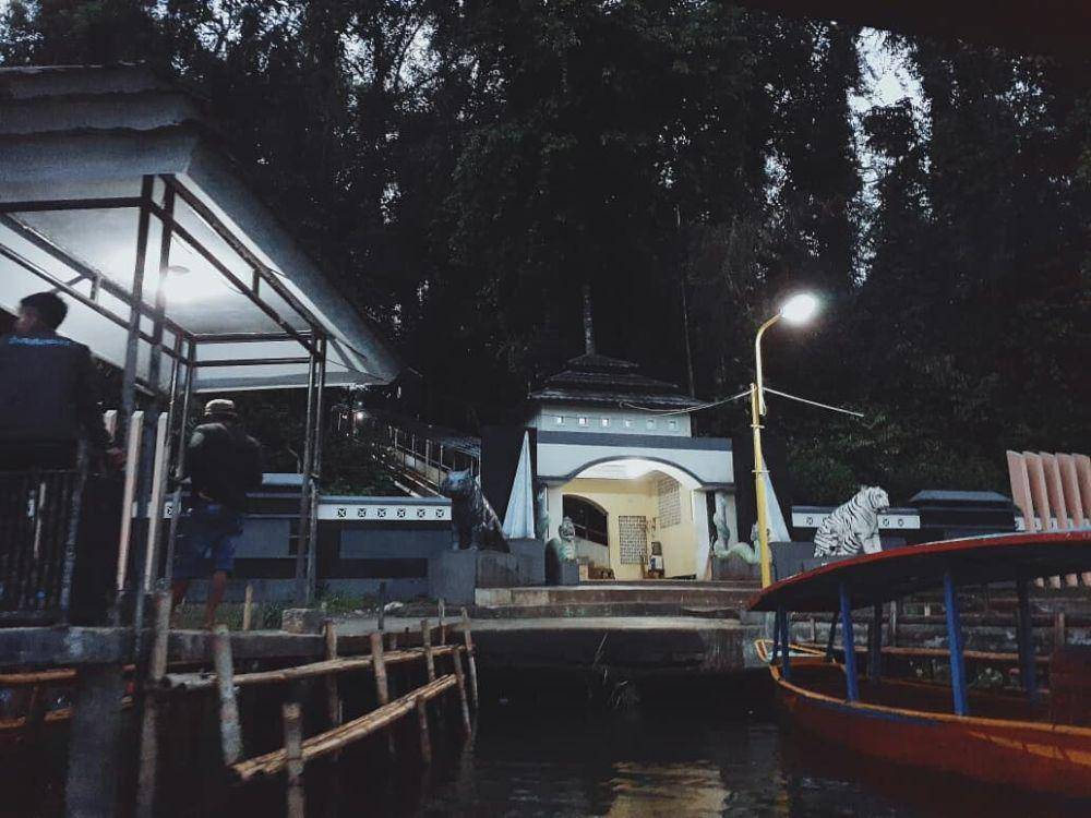Makam Syekh Panjalu (instagram.com/nisarofah_)