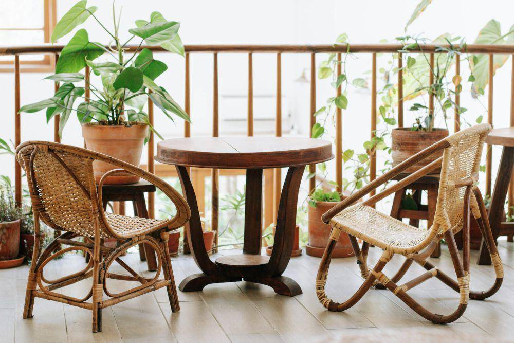 ide desain ruang tamu di teras rumah (unsplash.com/Nguyen Dang Hoang Nhu)