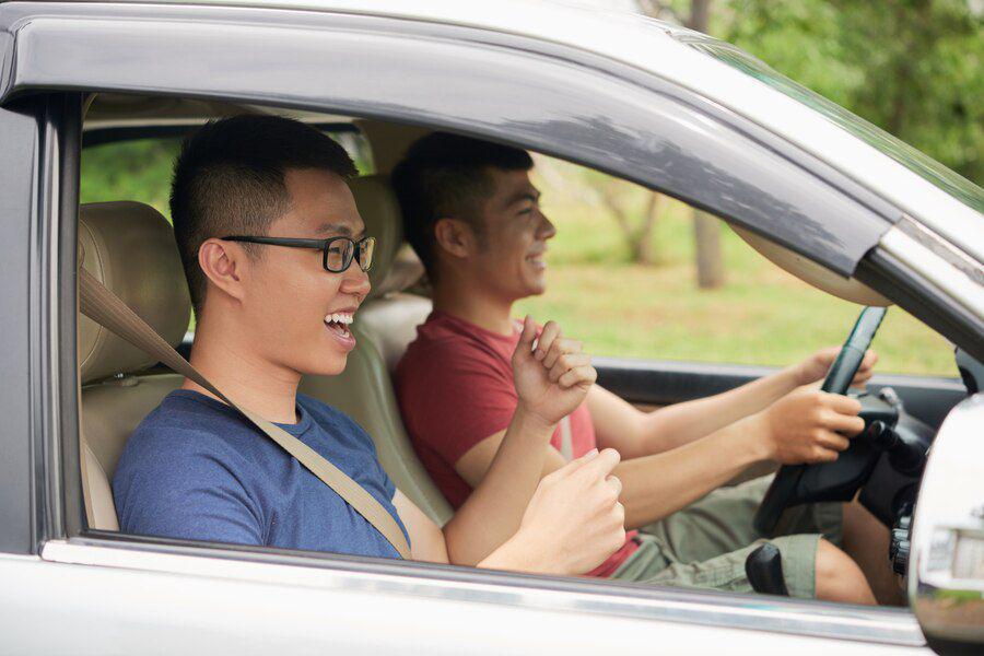 5 Rekomendasi Tempat Aman untuk Belajar Mengemudi Mobil