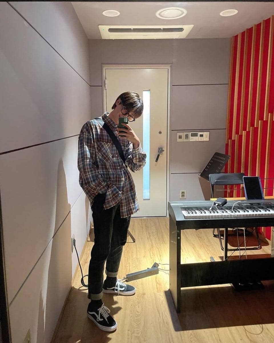 OOTD pakai kemeja ala I.N Stray Kids (instagram.com/realstraykids)
