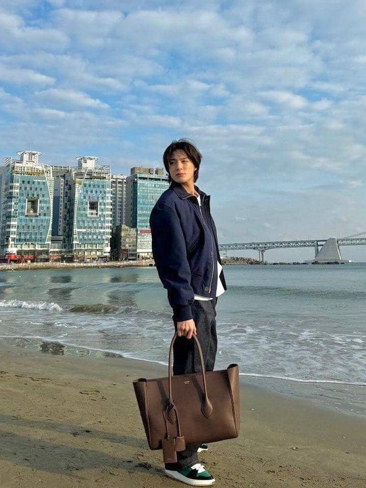 potret Jeno NCT (instagram.com/leejen_o_423)