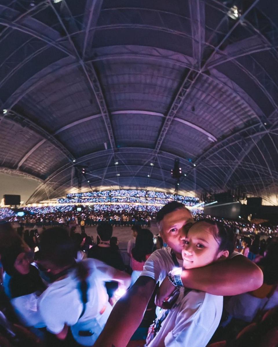 potret Gading Marten, Gisel, dan Gempi nonton Taylor Swift (instagram.com/gadiiing)
