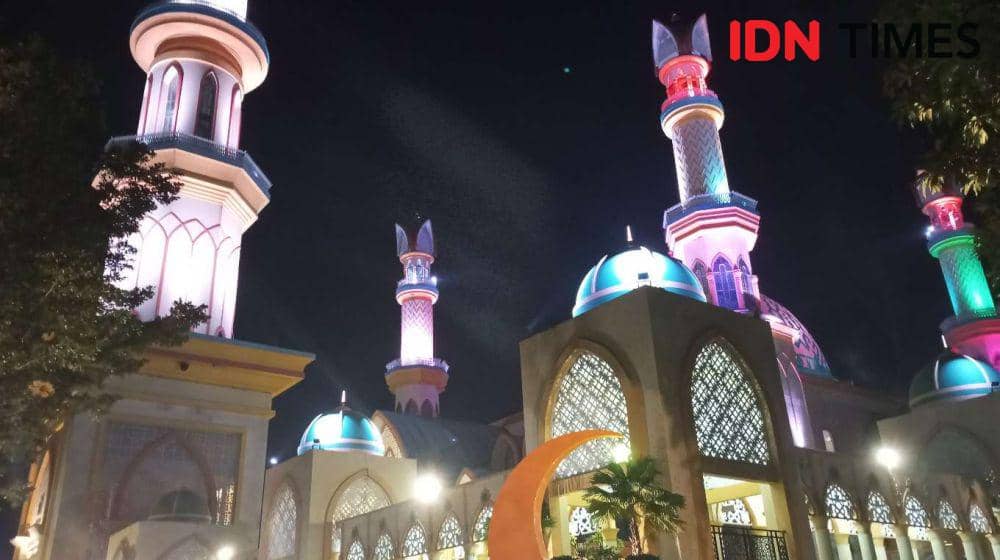 Masjid Raya Hubbul Wathan Islamic Center NTB. (IDN Times/Muhammad Nasir)
