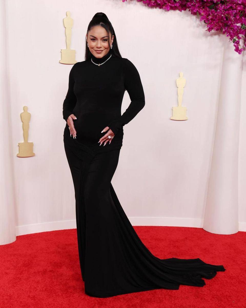 Gaya Seleb di Oscar Red Carpet 2024 (instagram.com/vanessahudgens)