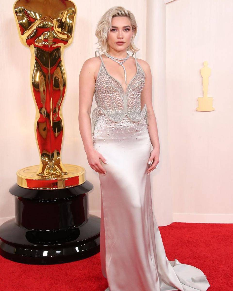 Gaya Seleb di Oscar Red Carpet 2024 (instagram.com/usatodaylife)