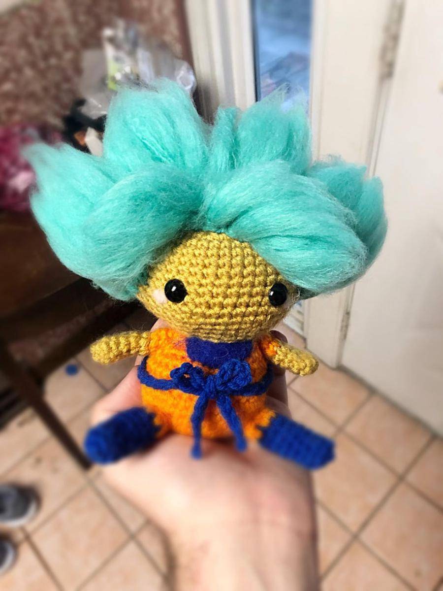 potret rajutan tangan bertema Goku (reddit.com/user/Caffeinated-Crochet)