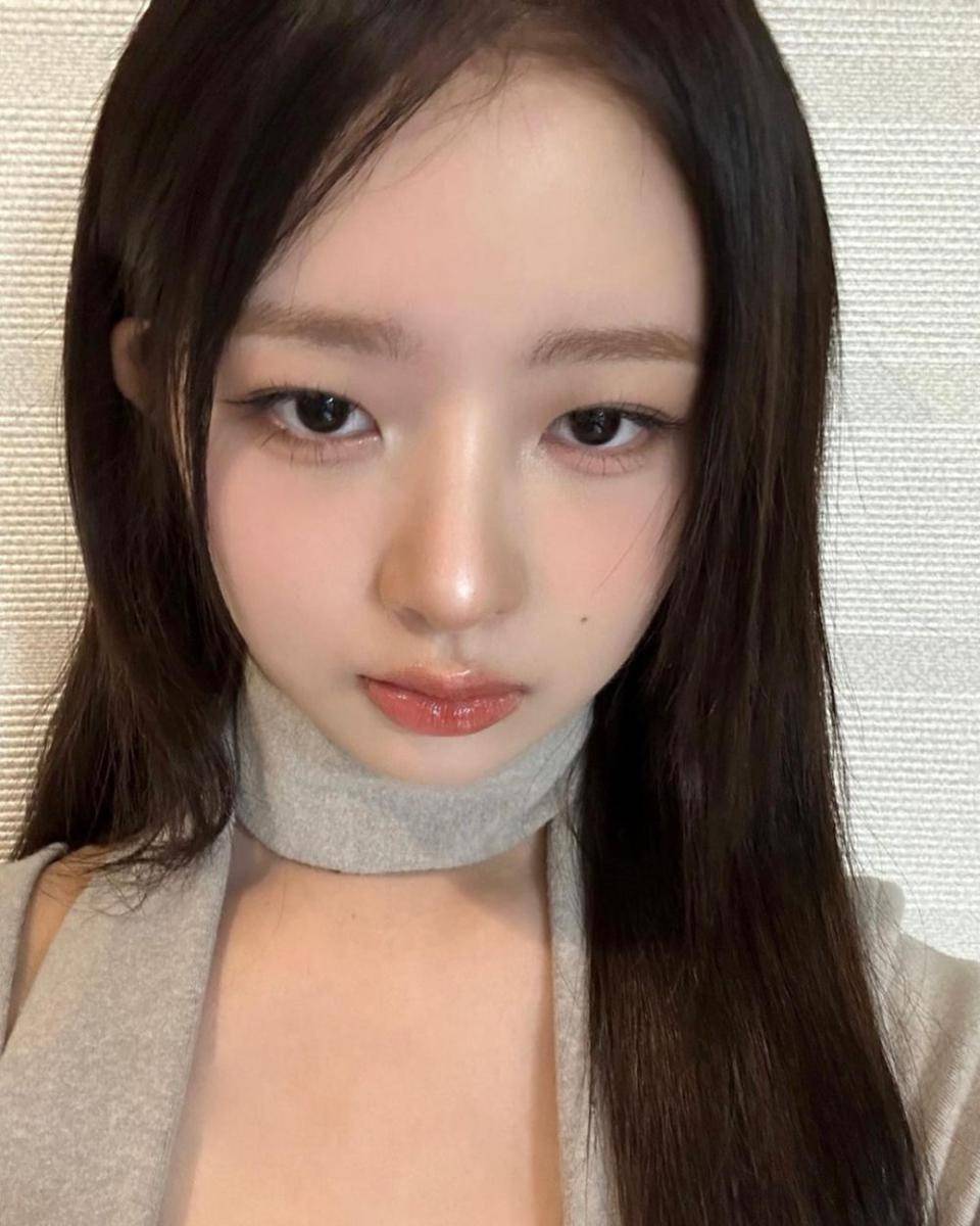 Rei IVE (instagram.com/ivestarship)