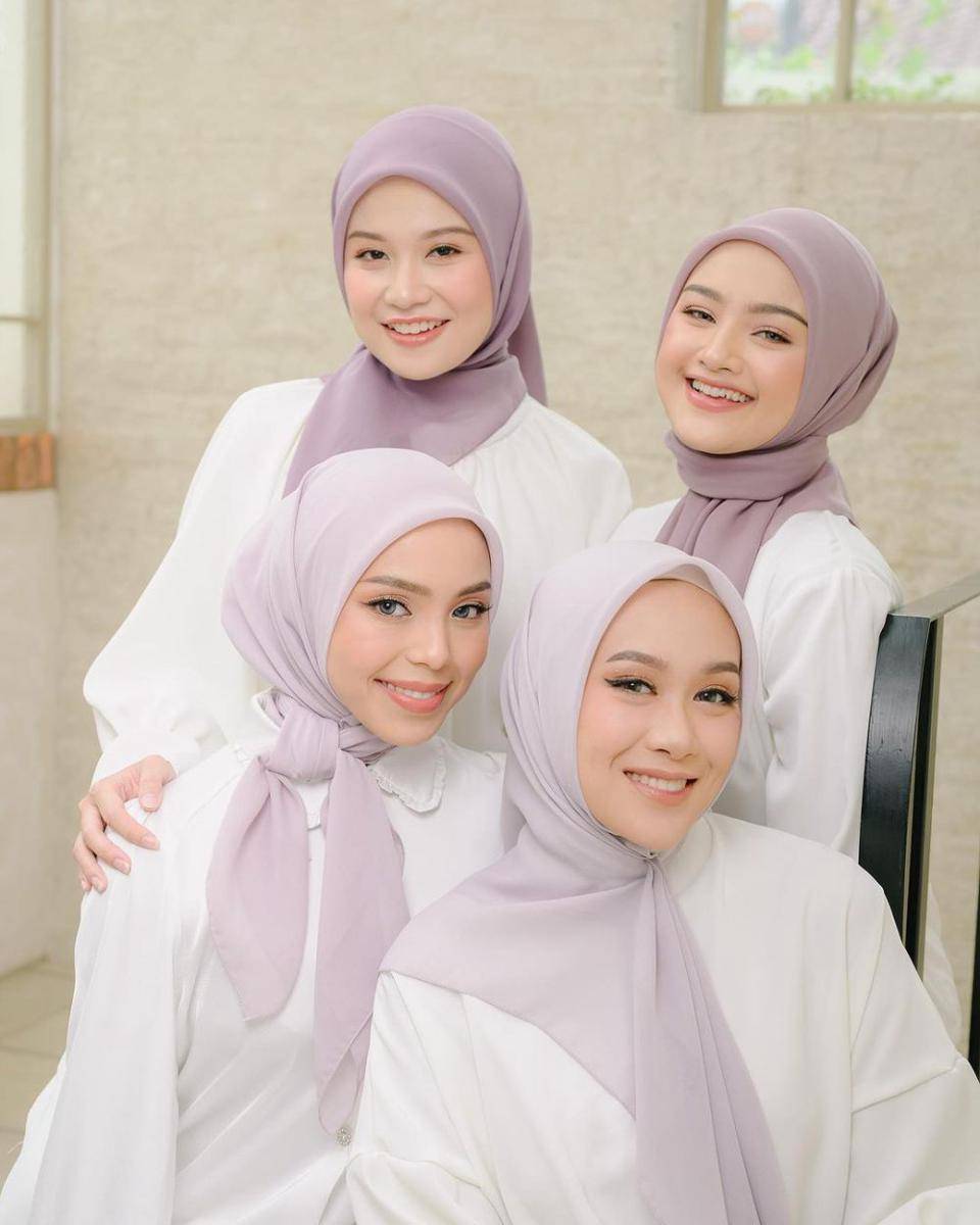 Rekomendasi brand hijab lokal berkualitas (instagram.com/lozyhijab)
