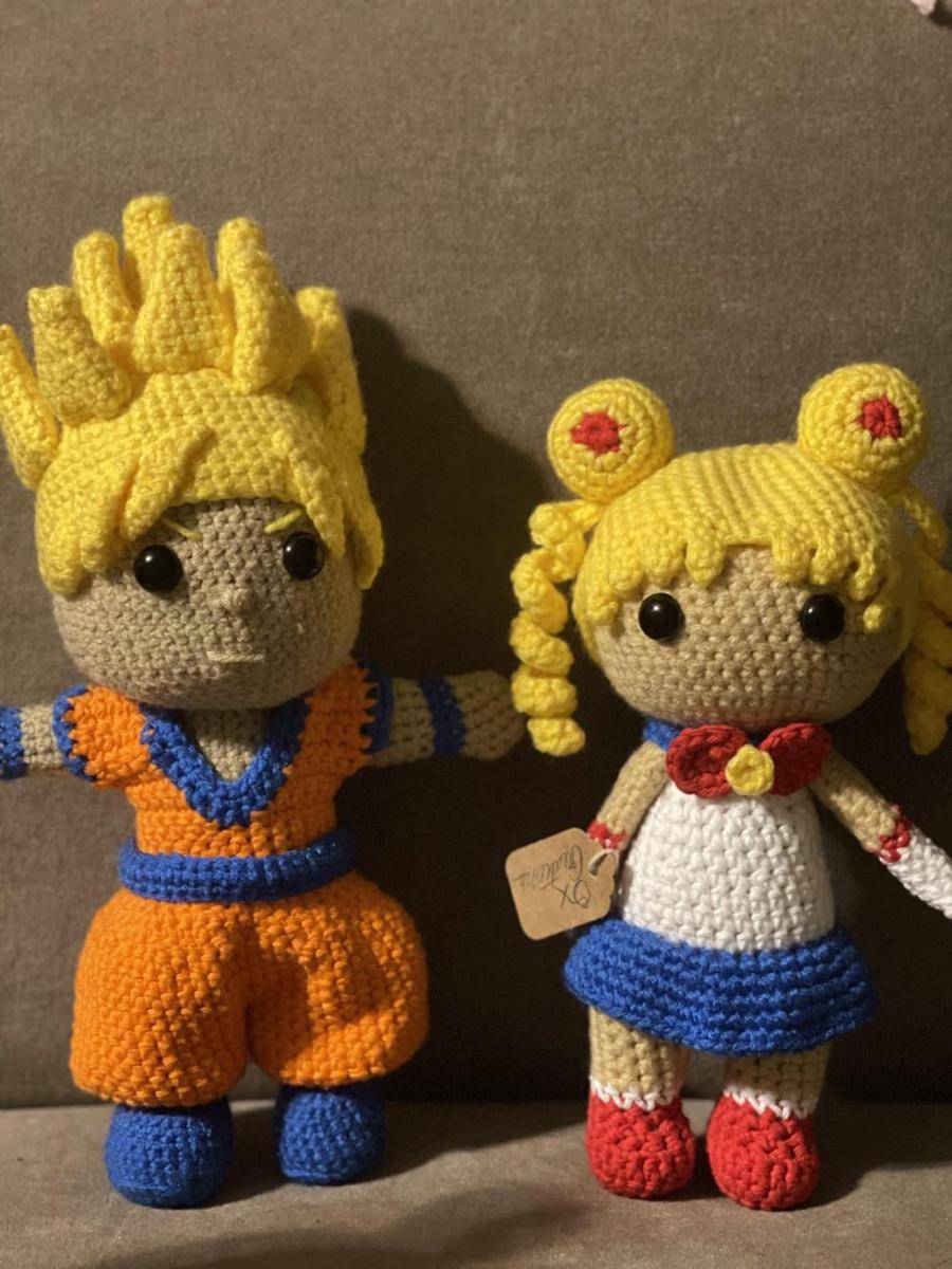potret rajutan tangan bertema Goku (reddit.com/user/definitelynotavagina)