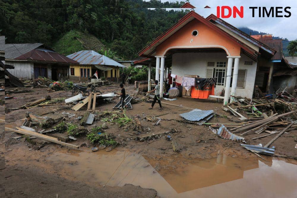 30 Warga Sumbar Meninggal Dunia Akibat Banjir dan Longsor