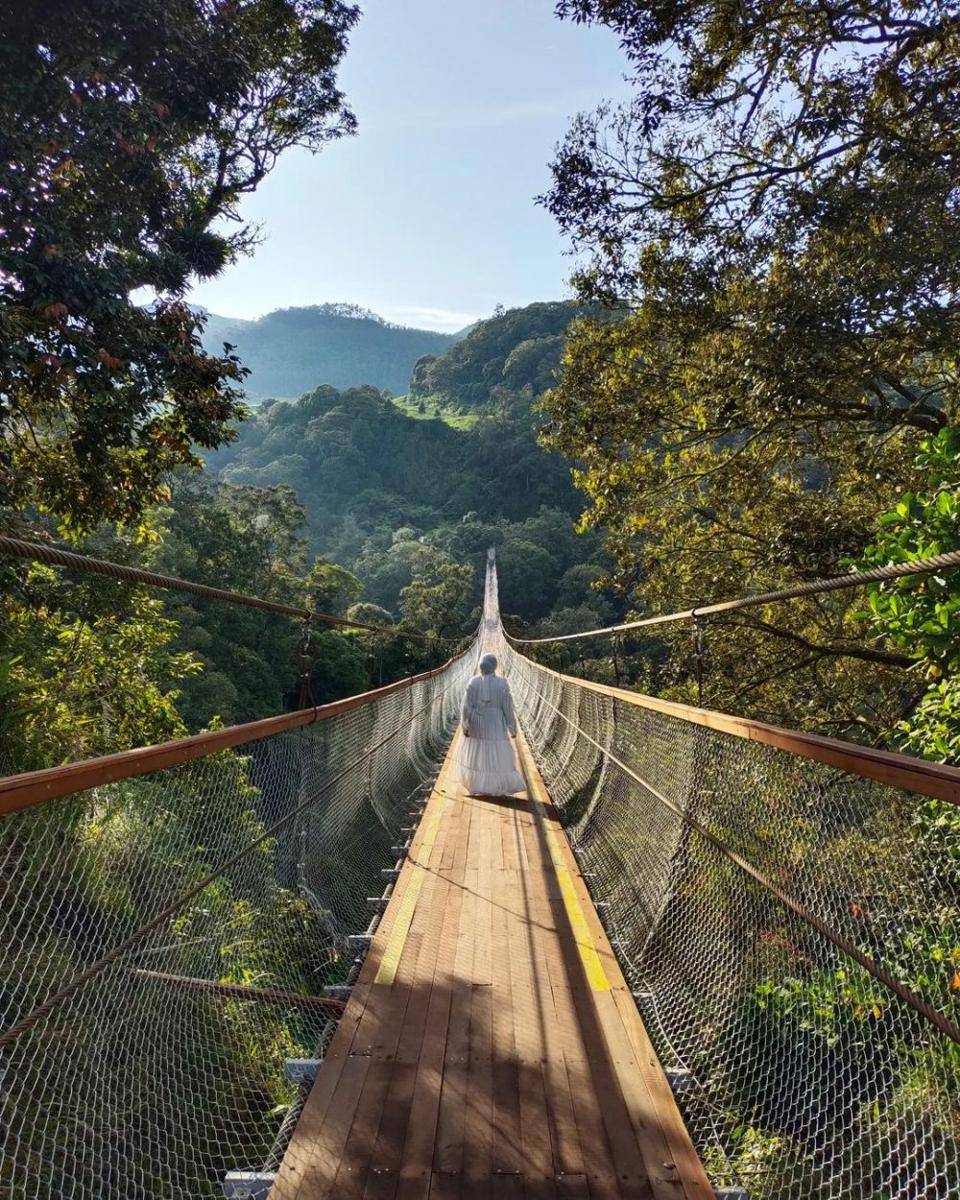 Jembatang gantung (instagram.com/anggitarhw12)