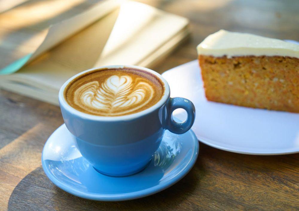 7 Makanan yang Sebaiknya Tidak Dikonsumsi bersama Kopi