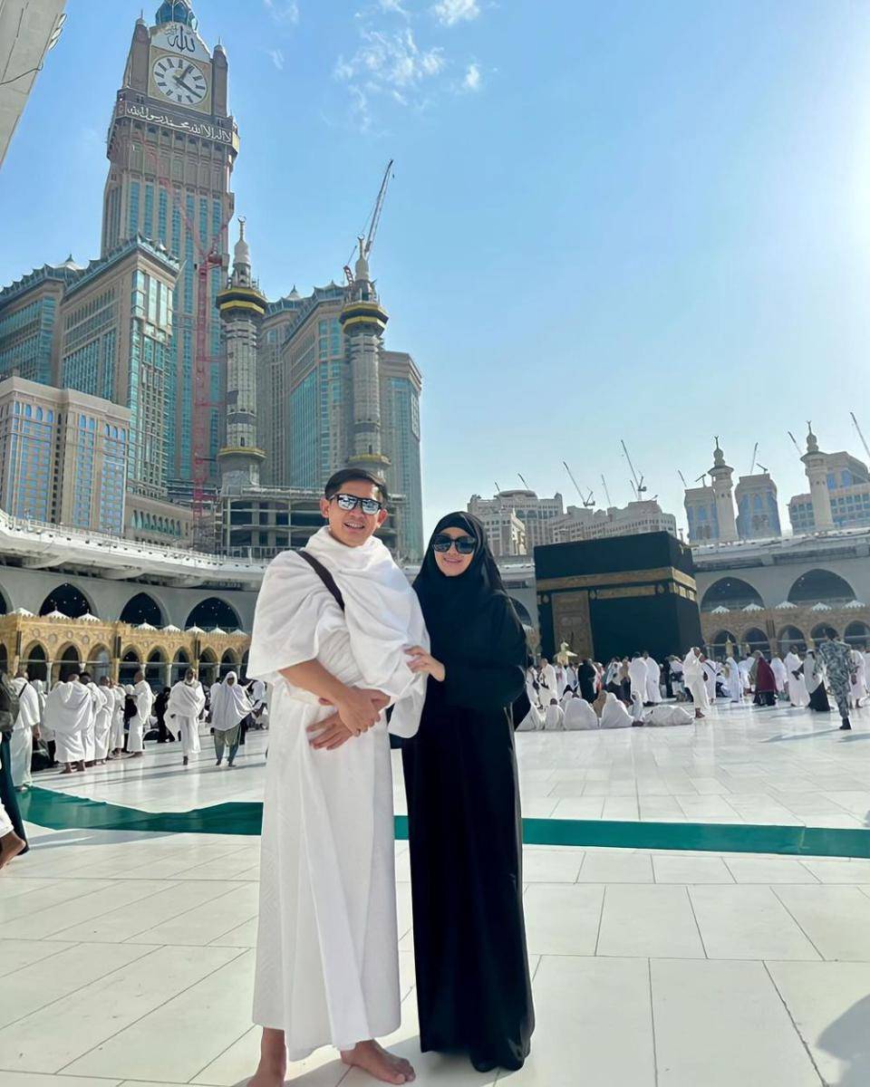 potret Fitri Carlina umrah pada awal Ramadan (instagram.com/fitricarlina)