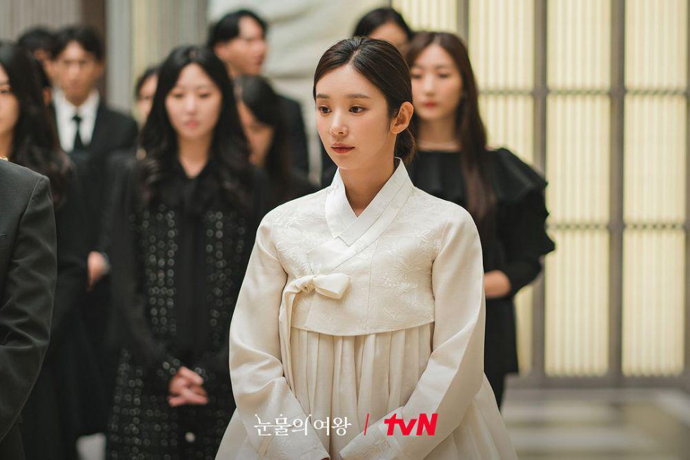 3 Sikap Buruk Cheon Da Hye di Drama Queen of Tears, Bermuka Dua!
