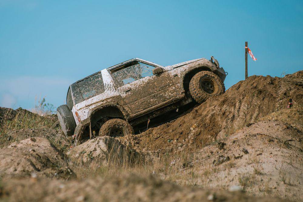 ilustrasi mobil ofroad (pixabay.com/jwvein)