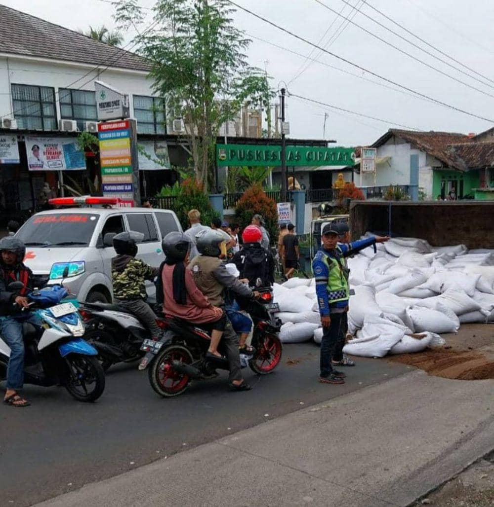 Tiga Kendaraan Terlibat Kecelakaan Maut di KBB, Satu Orang Tewas