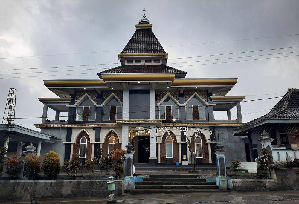 Masjid dan Petilasan Syekh Subakir, Nglegok-Blitar (google.com/maps/Durroh Nashihah)