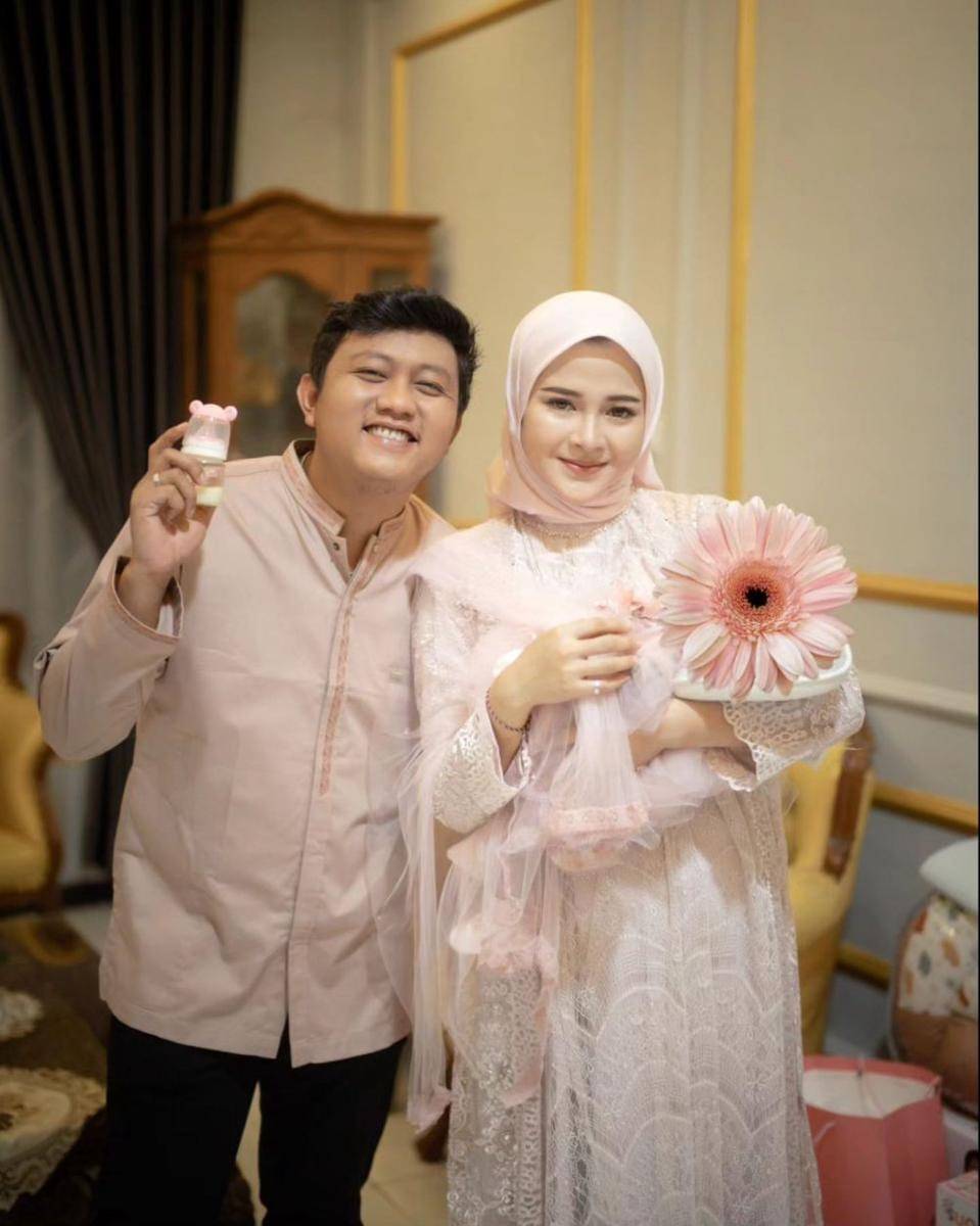 artis perdana Ramadan sebagai suami istri (instagram.com/denny_caknan)
