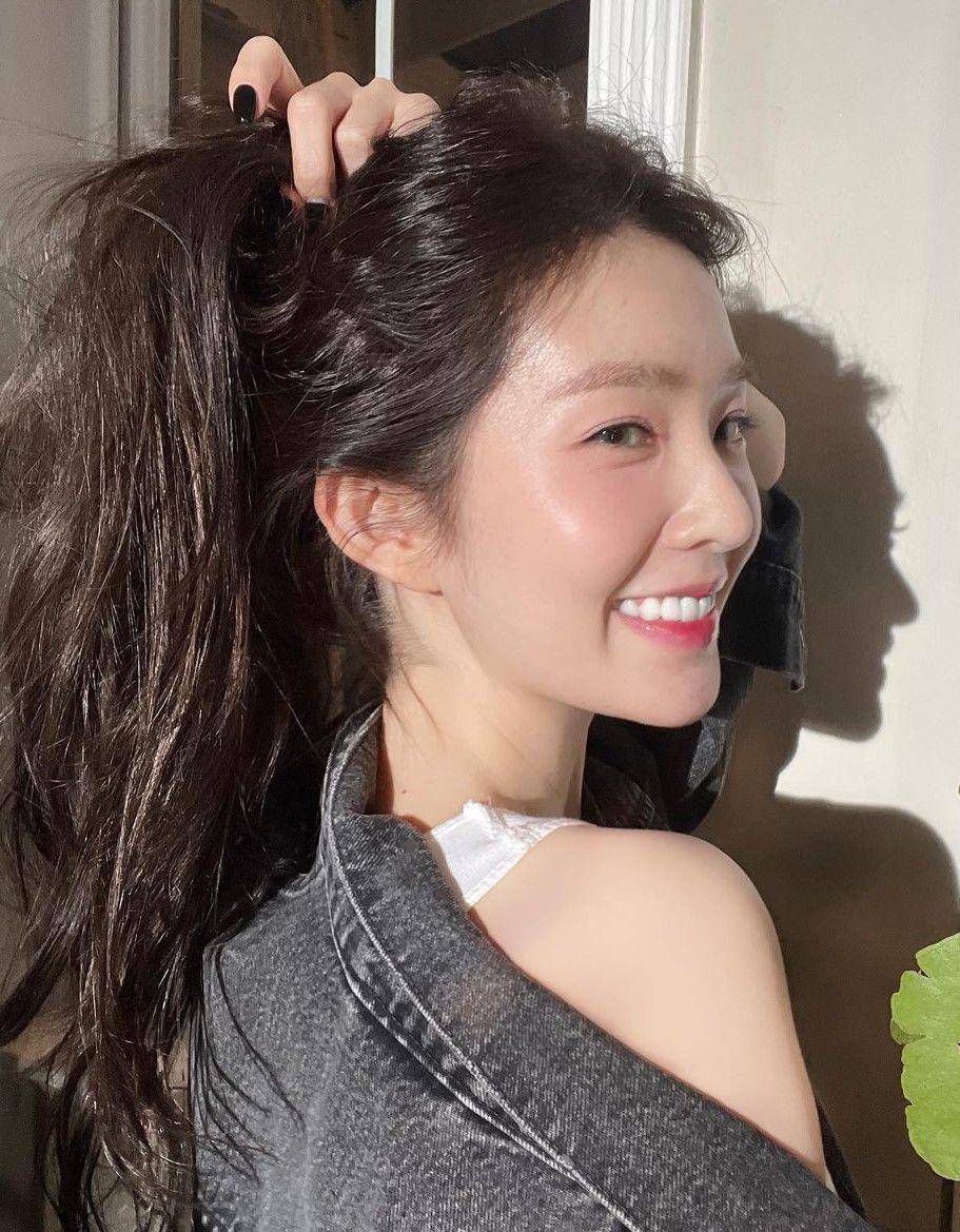 Irene Red Velvet (instagra.com/renebaebae)