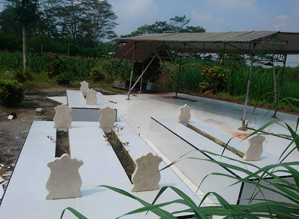 Makam Wali Mberebes Mili Santren, Srengat-Blitar (google.com/maps/Mas Mus)