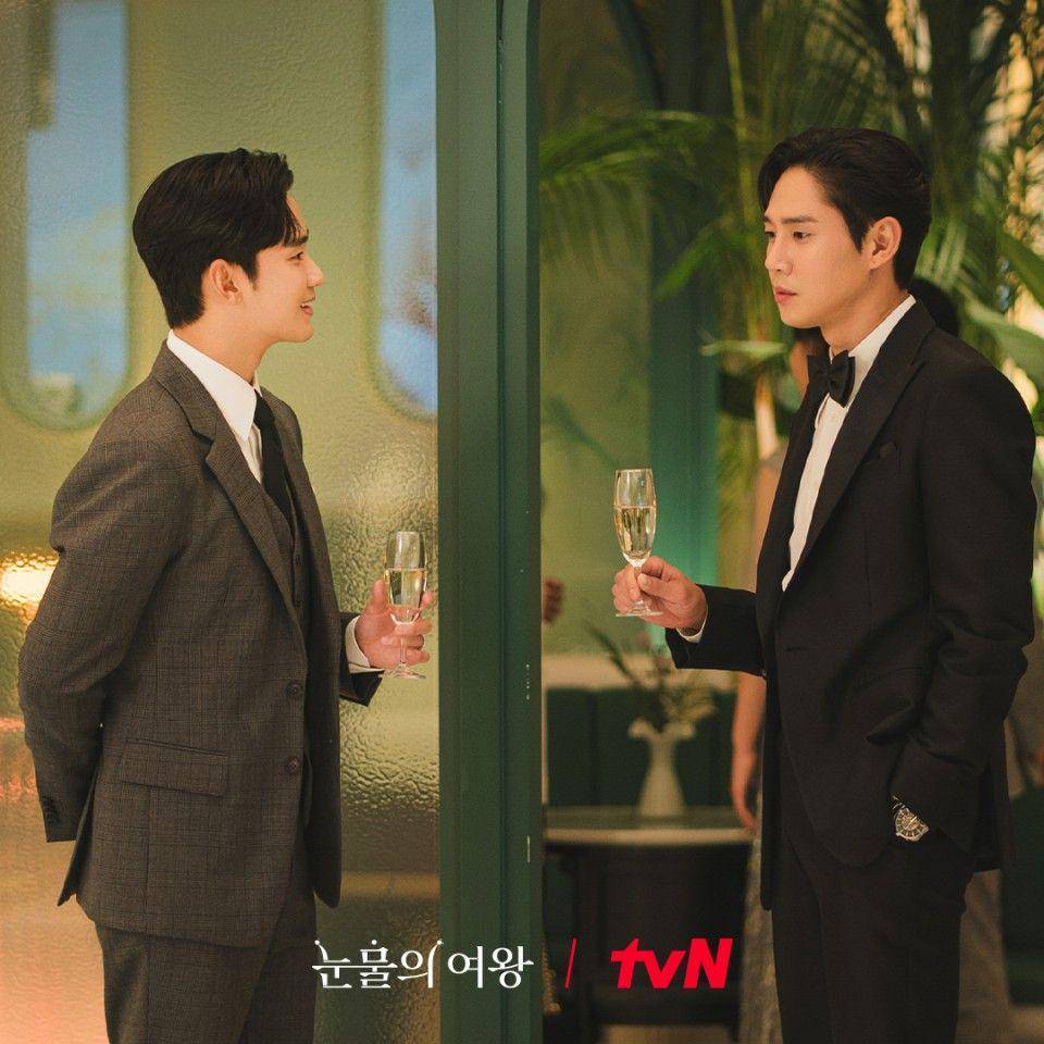 cuplikan Kim Soo Hyun dan Park Sung Hoon di drakor Queen of Tears (dok. tvN/눈물의 여왕)