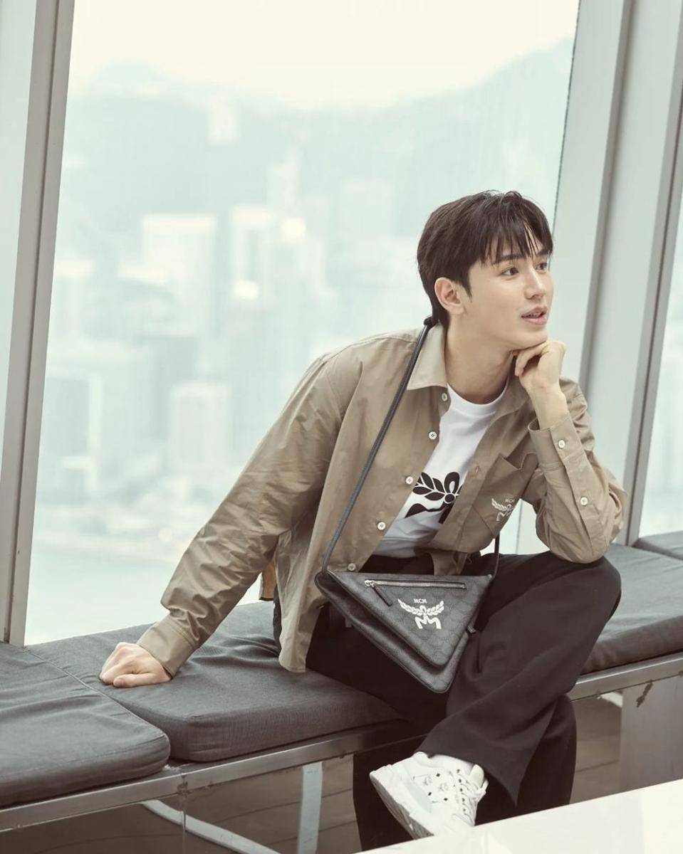 New Thitipoom (instagram.com/newwiee)