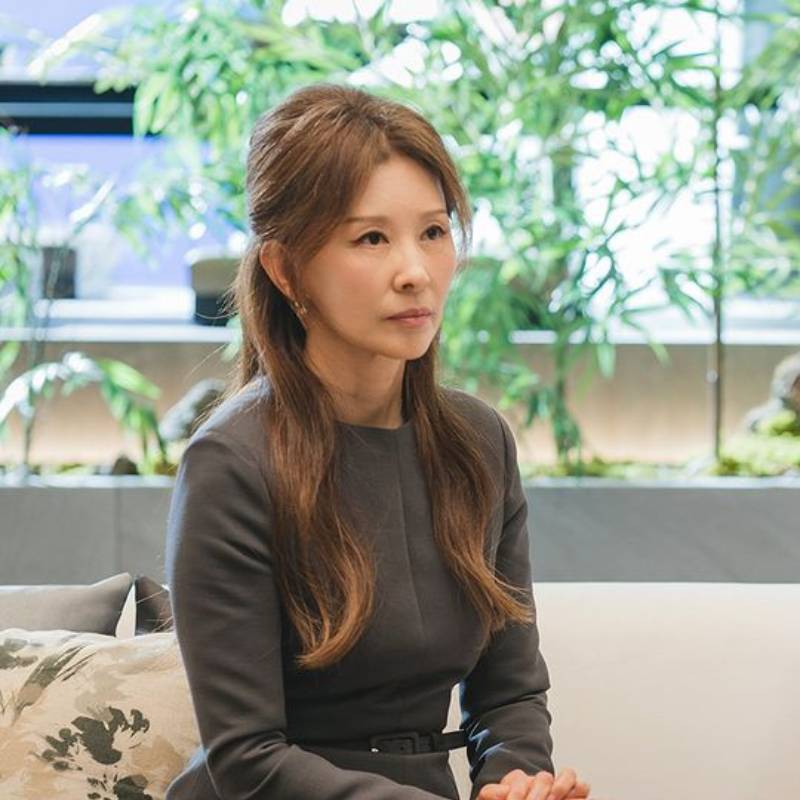 Still cut Queen of Tears (instagram.com/tving.official)