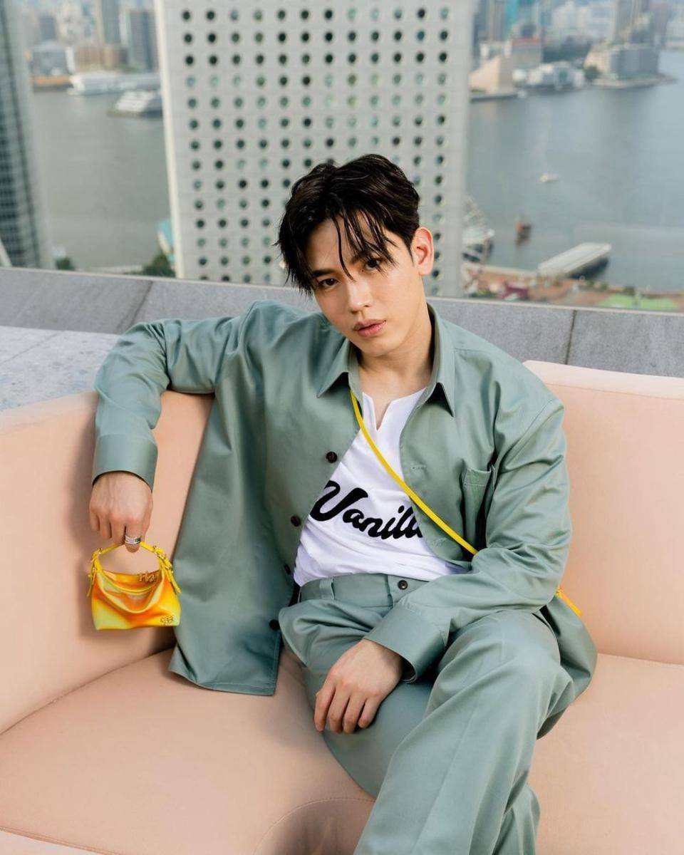 New Thitipoom (instagram.com/newwiee)
