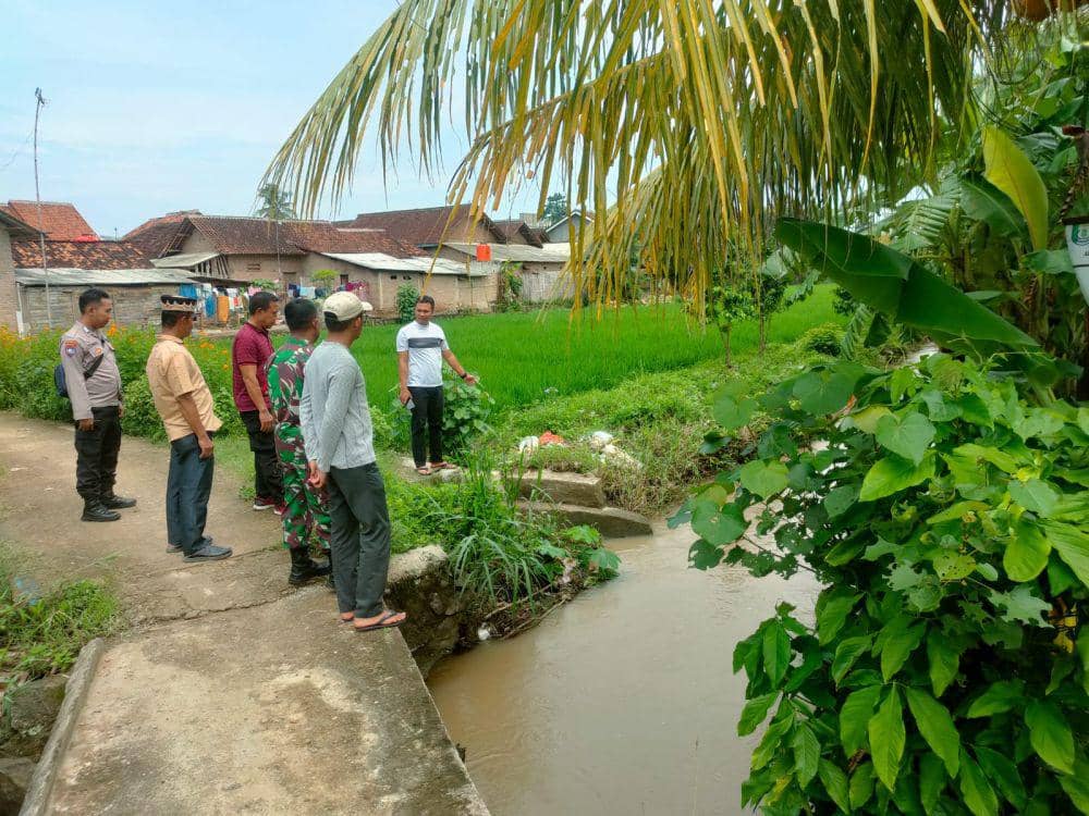 Bocah Usia 3,5 Tahun Ditemukan Tewas Mengapung di Sungai Pringsewu