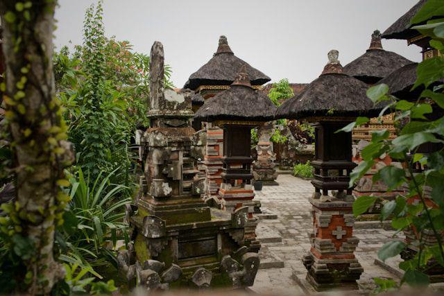 ilustrasi pura saat nyepi (unsplash.com/Niklas Weiss)