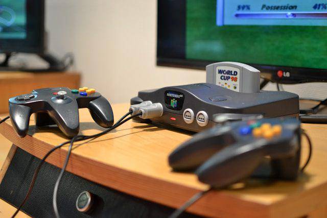 Nintendo 64 (unsplash.com/@patsn)