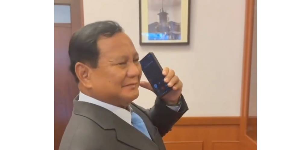 Prabowo Subianto saat terima telepon dari Raja Yordania. (dok. Instagram @prabowo)