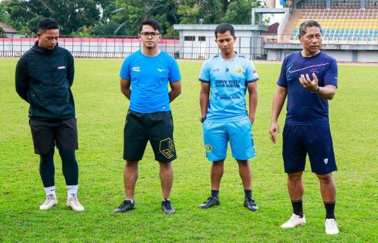 (Para punggawa Persimuba saat berlatih di stadion Serasan Sekate) IDN Times/istimewa