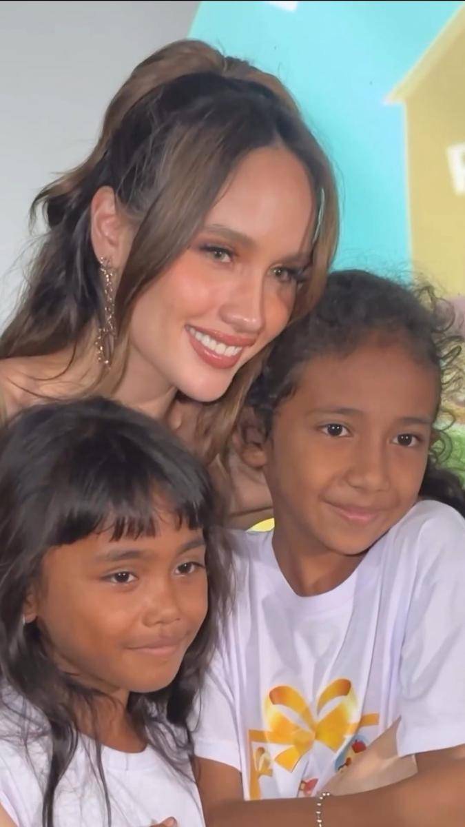 potret Cinta Laura gelar aksi sosial di Jayapura (instagram.com/claurakiehl)