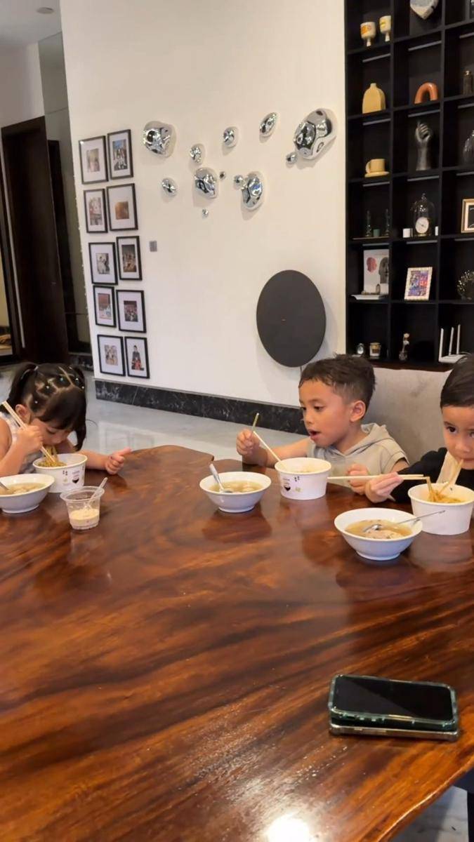 potret bukber di rumah Rachel Vennya (instagram.com/rachelvennya)