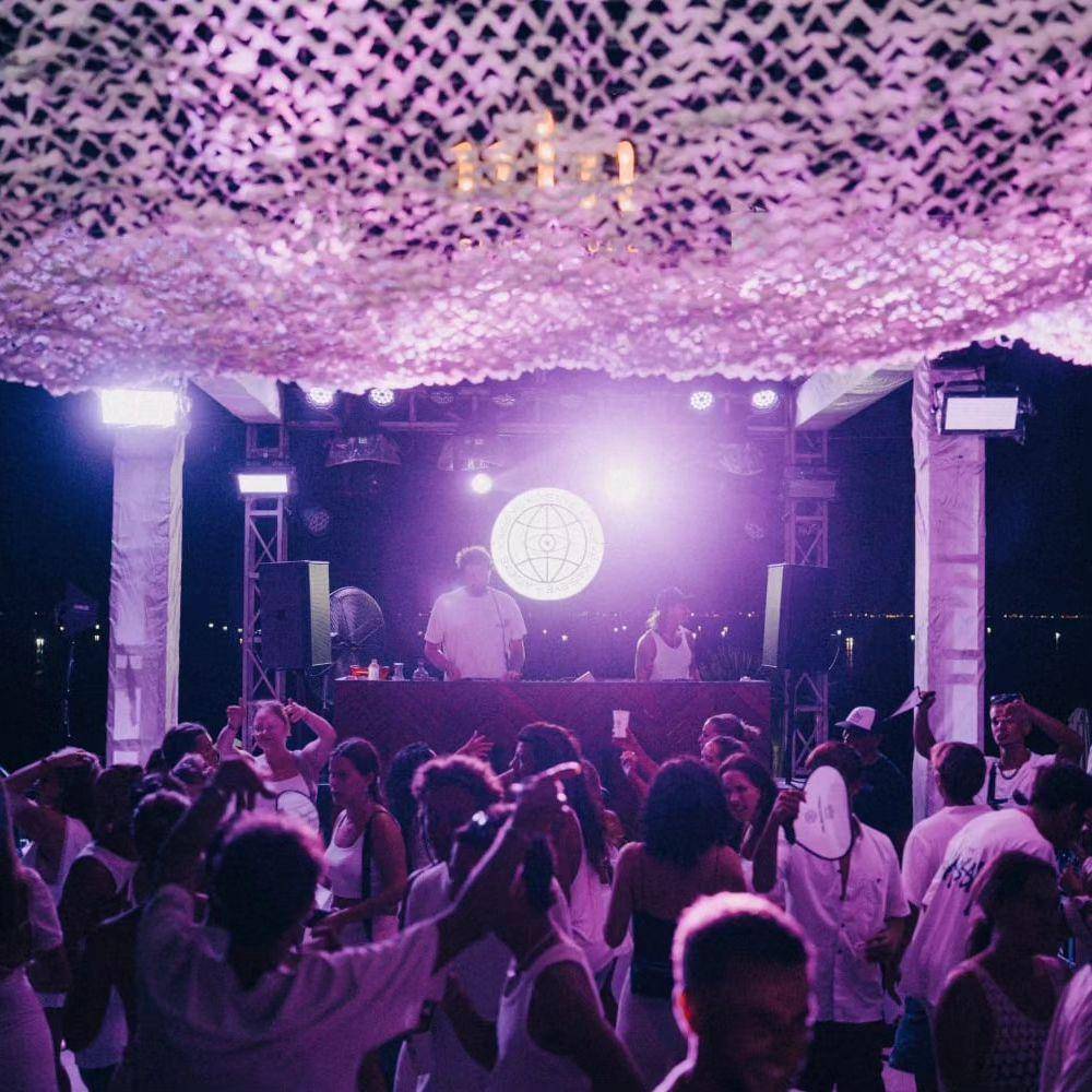 Suasana party di Ulu Cliffhouse (Instagram.com/@ulucliffhouse)