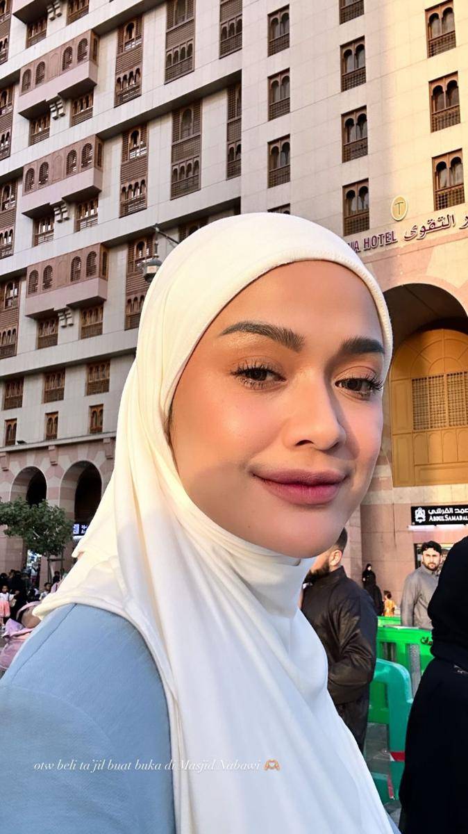 potret Andi Annisa umrah saat Ramadan (instagram.com/andiannsyah)