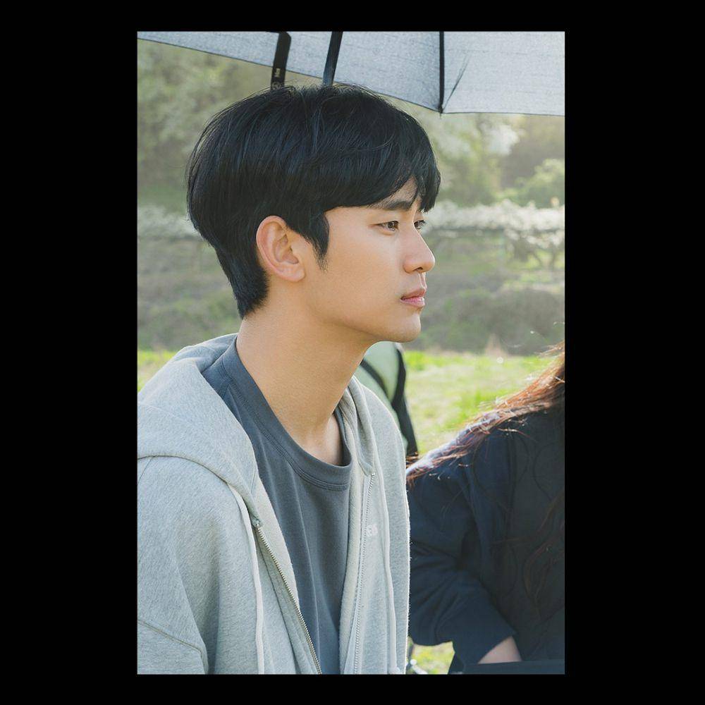 potret Kim Soo Hyun di balik layar drama Queen of Tears (instagram.com/goldmedalist_official)