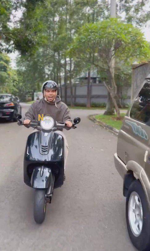 Thariq Halilintar ngabuburit (Instagram.com/thariqhalilintar)
