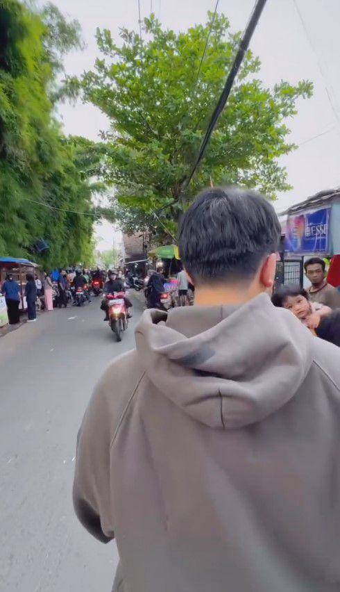 Thariq Halilintar ngabuburit (Instagram.com/thariqhalilintar)