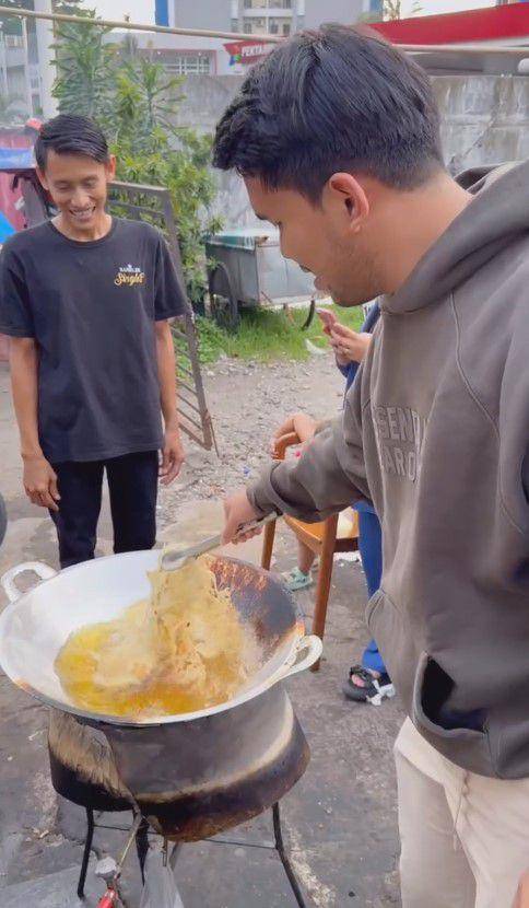Thariq Halilintar ngabuburit (Instagram.com/thariqhalilintar)