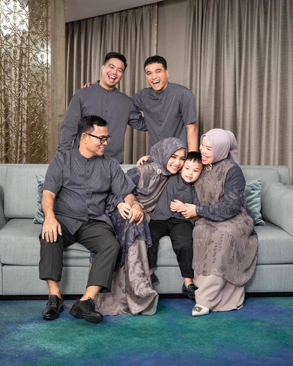 potret keluarga Fujianti (instagram.com/fuji_an)